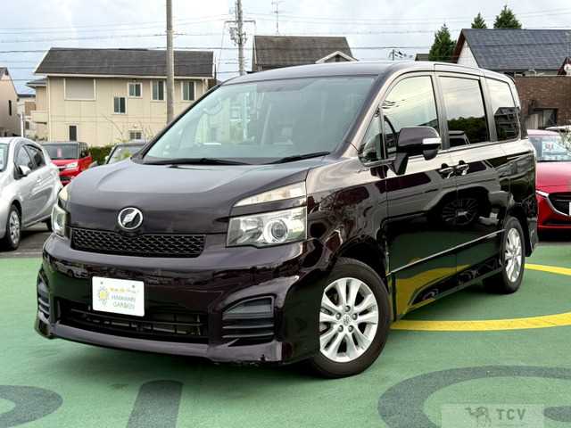 2013 Toyota Voxy