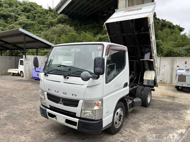 2015 Mitsubishi Canter