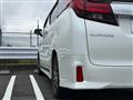 2017 Toyota Alphard Hybrid