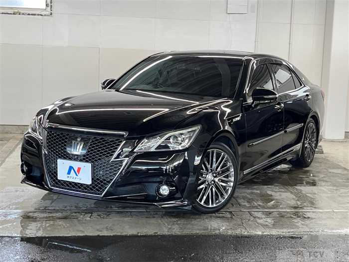2013 Toyota Crown Hybrid