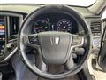 2015 Toyota Crown Hybrid