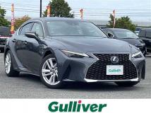 2021 Lexus IS
