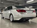2014 Toyota Crown Hybrid