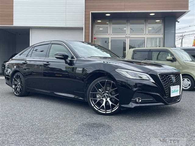 2020 Toyota Crown Hybrid