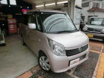 2011 Nissan ROOX
