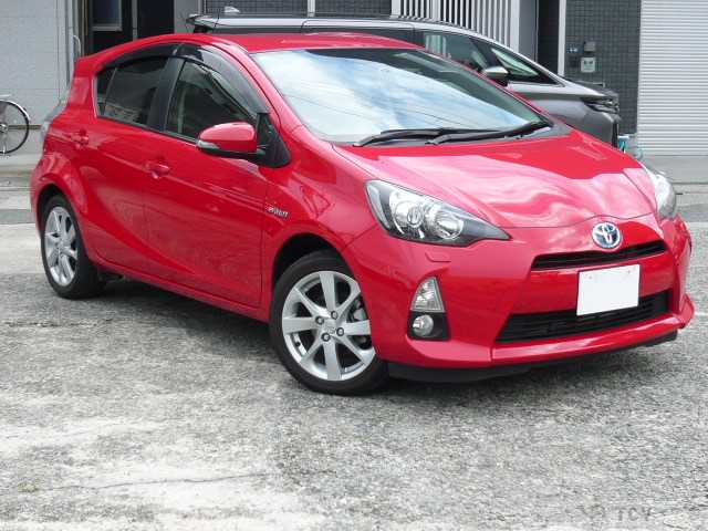 2013 Toyota AQUA