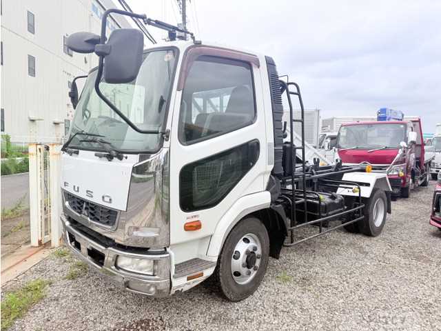 2010 Mitsubishi Fighter