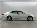2013 Toyota Crown Hybrid