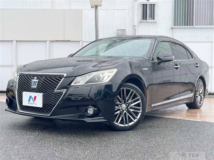 2013 Toyota Crown Hybrid