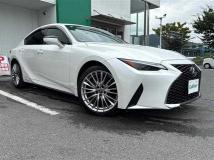 2021 Lexus IS