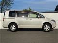 2015 Mitsubishi Delica D5