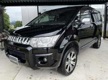 2014 Mitsubishi Delica D5