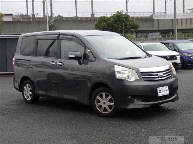 2012 Toyota Noah