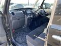 2011 Daihatsu Tanto