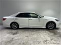 2017 Toyota Crown Hybrid