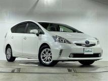 2013 Toyota PRIUS α