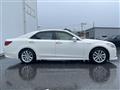 2014 Toyota Crown Hybrid