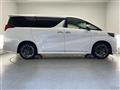 2019 Toyota Alphard Hybrid