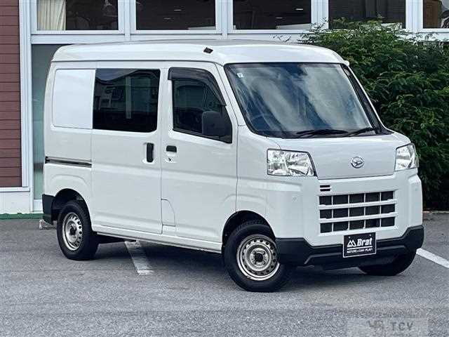 2022 Daihatsu Hijet Cargo