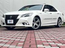 2013 Toyota Crown Hybrid