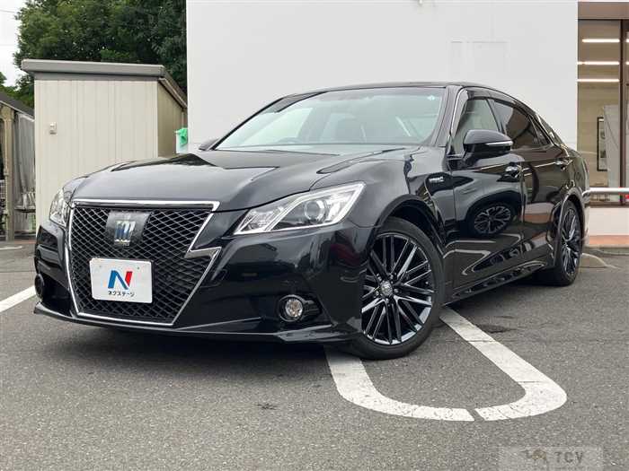 2013 Toyota Crown Hybrid