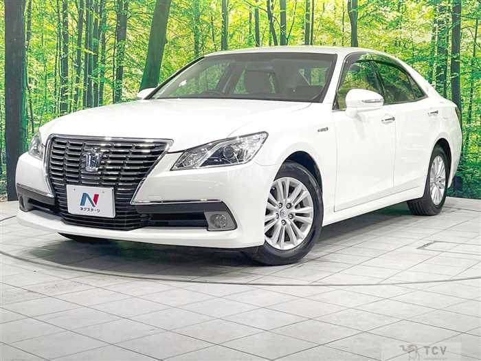 2013 Toyota Crown Hybrid