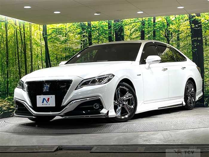 2019 Toyota Crown Hybrid