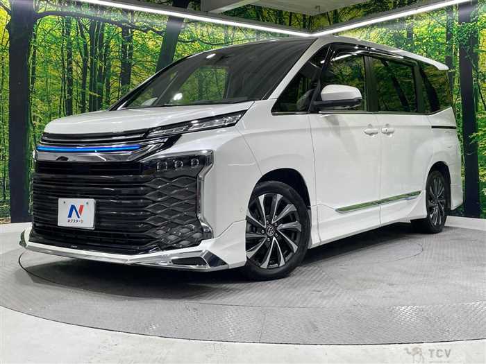 2022 Toyota Voxy