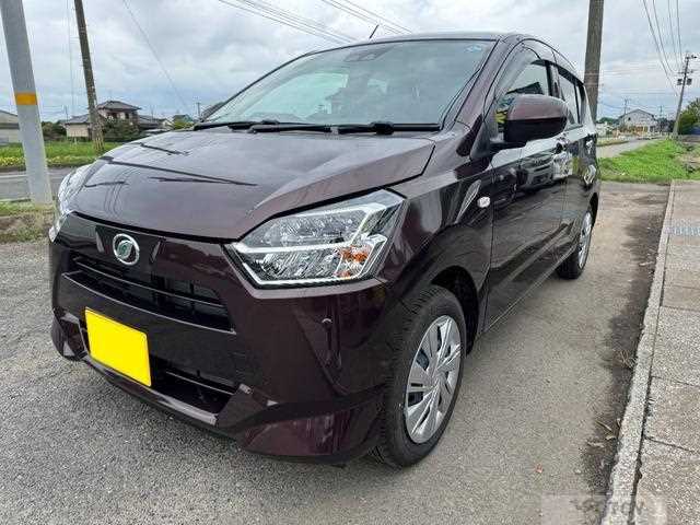 2026 Daihatsu Mira Es