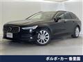 2022 Volvo V90