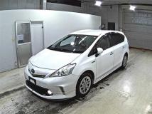 2013 Toyota PRIUS α