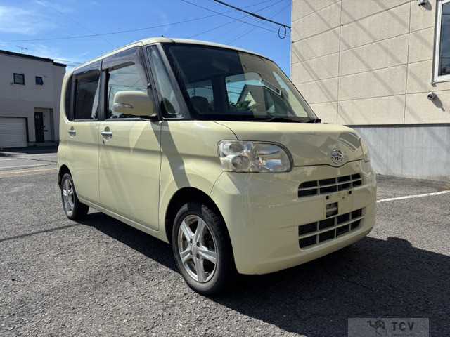 2010 Daihatsu Tanto