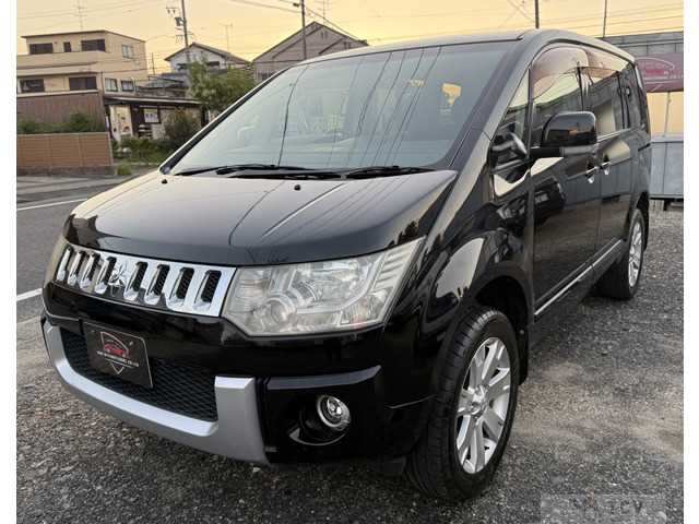 2011 Mitsubishi Delica D5