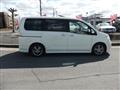 2006 Nissan Serena
