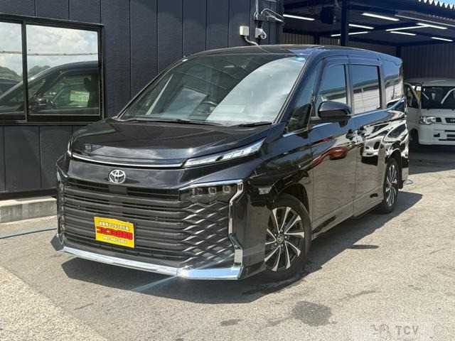 2022 Toyota Voxy