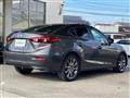 2017 Mazda Axela