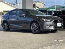2017 Mazda Axela