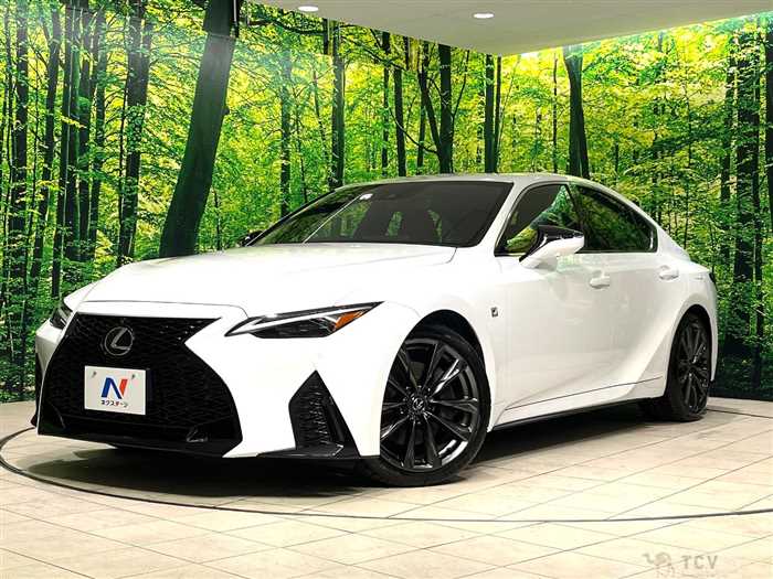 2023 Lexus IS