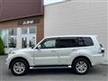 2015 Mitsubishi Pajero