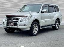 2015 Mitsubishi Pajero