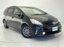 2013 Toyota PRIUS α