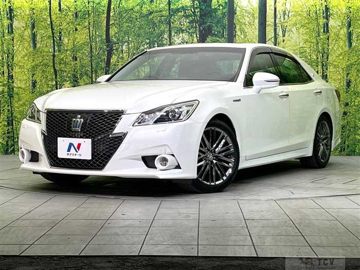 2013 Toyota Crown Hybrid