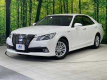 2013 Toyota Crown Hybrid