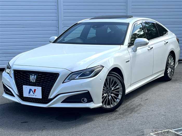 2019 Toyota Crown Hybrid
