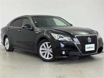2013 Toyota Crown Hybrid