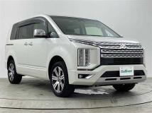 2019 Mitsubishi Delica D5