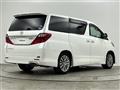 2013 Toyota Alphard