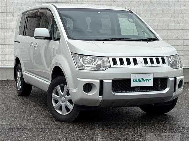 2018 Mitsubishi Delica D5