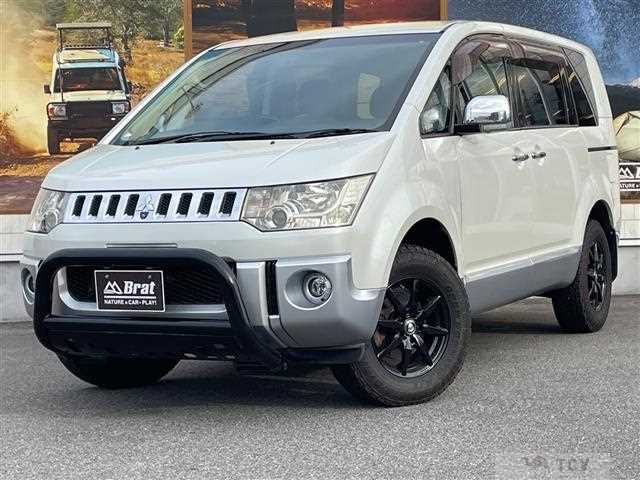 2011 Mitsubishi Delica D5