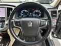 2013 Toyota Crown Hybrid
